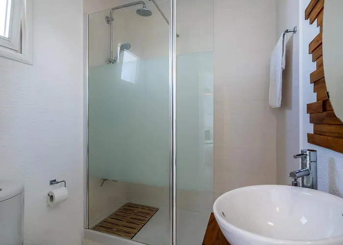Seawaves 1- Bedroom Near Meneou Apartmán Larnaca