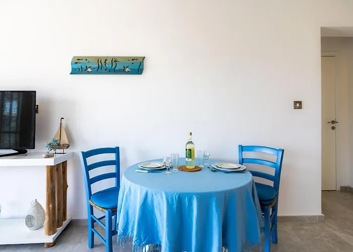 Seawaves 1- Bedroom Near Meneou